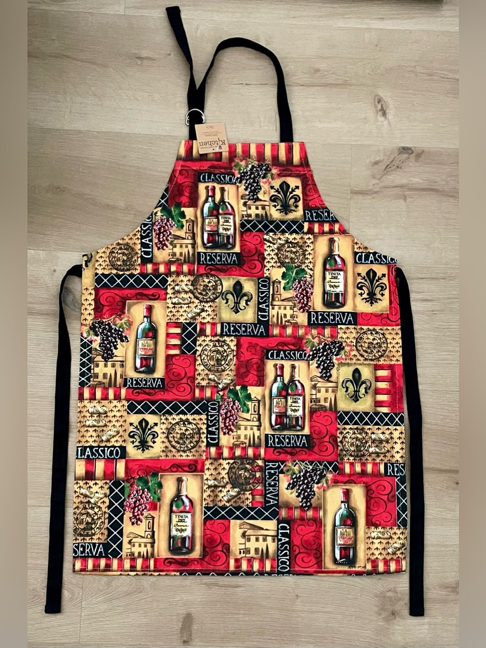 NWT Kay Dee Designs Chef Apron with Wine Bottle Print - Red, Tan, Green - Picture 6 of 10